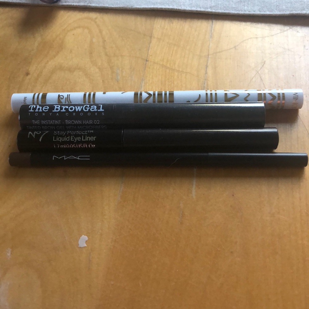 4 eyebrow pencils